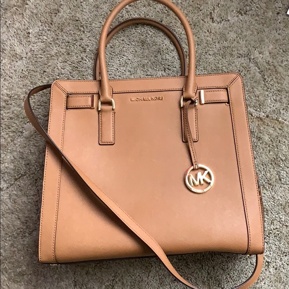 Michael Kors Handbags - Michael Kors Handbag BEAUTIFUL!!